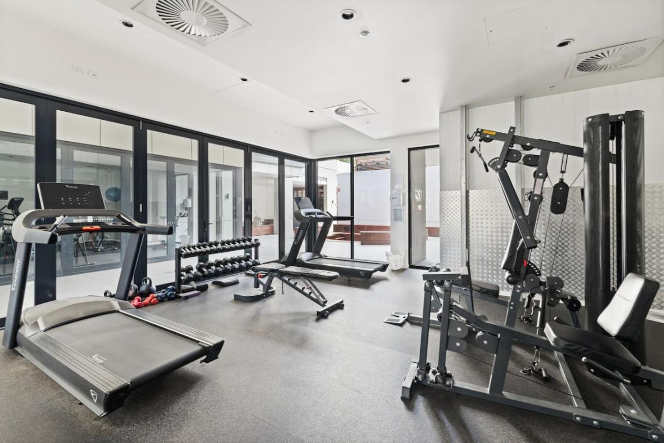 Apartment Unbeatable River And Cbd Views Pool 2car And Prime Spot *
